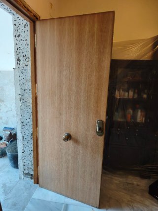 Puerta blindada madera