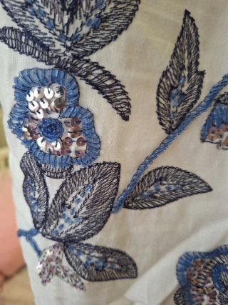 Vestido blanco bordado floral