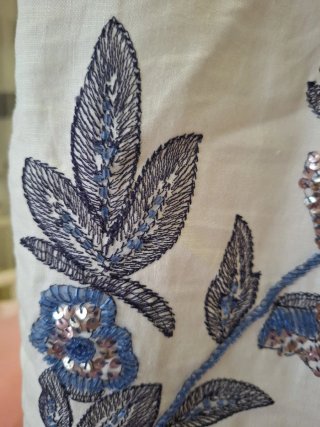 Vestido blanco bordado floral