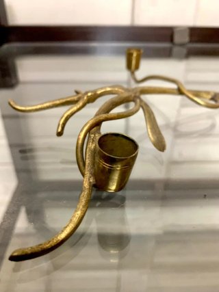 Candelabro dorado antiguo. Firmado