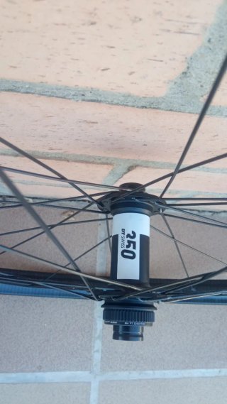 Juego Ruedas Zipp 3Zero MOTO 29