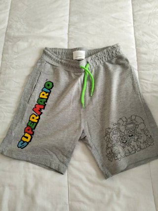Pantalones cortos vaqueros y deporte niño