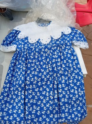 Vestido hecho a mano azul y blanco