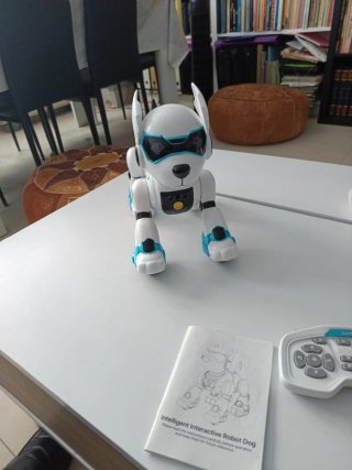 Perro Robot Interactivo con Mando