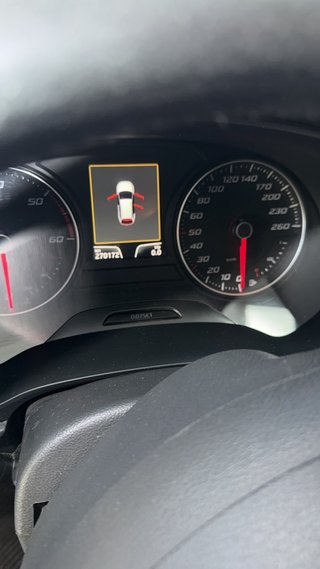 SEAT LEÓN 1.6 115 CV 2011 — DISTRIBUCIÓN HECHA