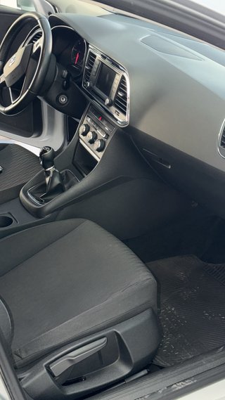 SEAT LEÓN 1.6 115 CV 2011 — DISTRIBUCIÓN HECHA