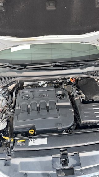 SEAT LEÓN 1.6 115 CV 2011 — DISTRIBUCIÓN HECHA