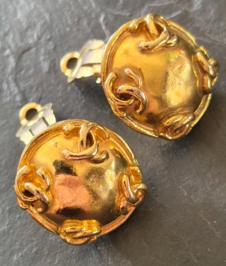 Clips Chanel Otoño Invierno 95 Karl Lagerfeld
