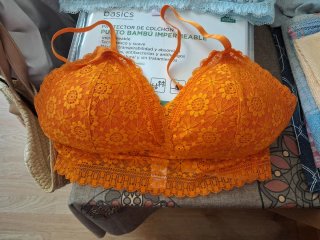 Sujetador de encaje naranja