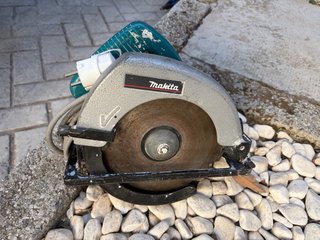 Sierra circular Makita