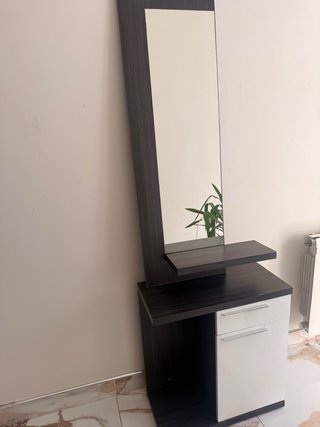 Mueble de entrada con espejo