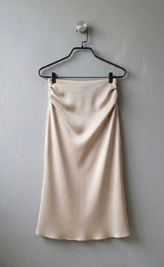 Falda Zara Beige Midi Satén