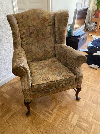 Sillón orejero vintage floral