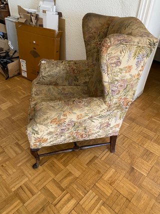 Sillón orejero vintage floral