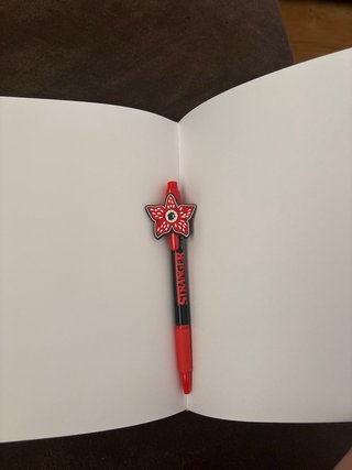 Libreta y bolígrafo Stranger Things