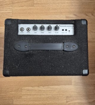 Amplificador Bajo Warwick BC10