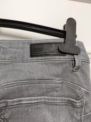 Pantalón pitillo Salsa gris elástico
