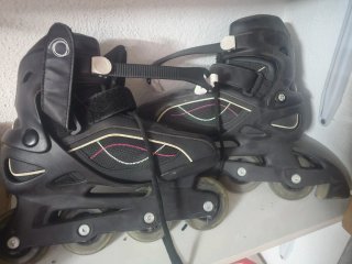 Patines en línea negros
