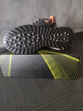 Zapatillas Ambitious Piel Negra y Marrón