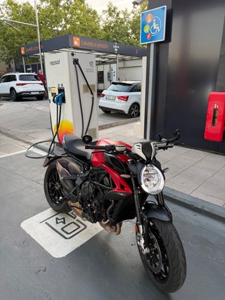 MV Agusta Dragster 800 Rosso 2025 Roja