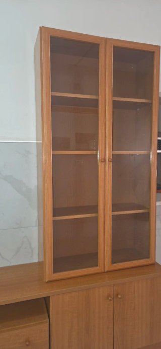 Mueble de salón madera y cristal