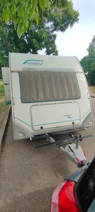 Caravana Eiffland Holiday 460 TK 2002