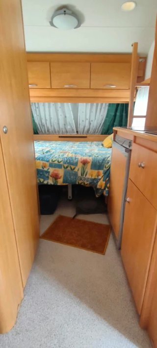 Caravana Eiffland Holiday 460 TK 2002
