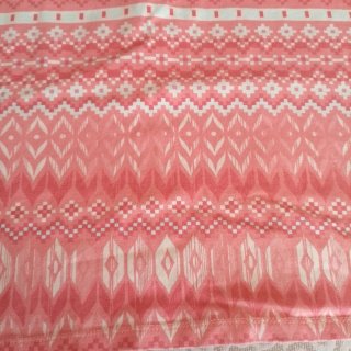 Falda Lefties rosa con estampado étnico