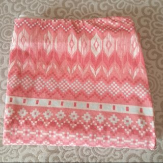 Falda Lefties rosa con estampado étnico