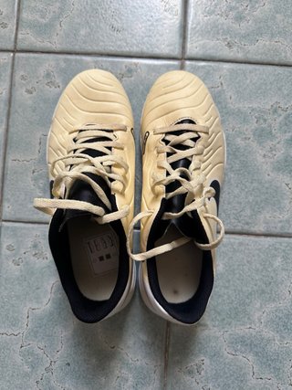 Nike Tiempo Legend 10 Club TF Scarpe 38.5