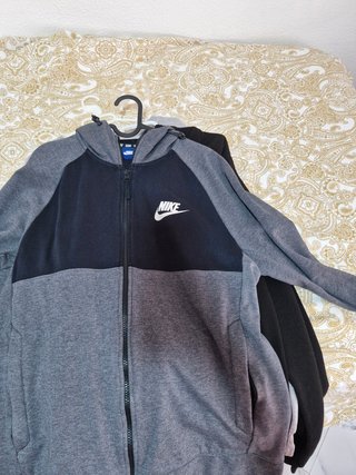 Sudadera Nike Gris y Negra con Cremallera