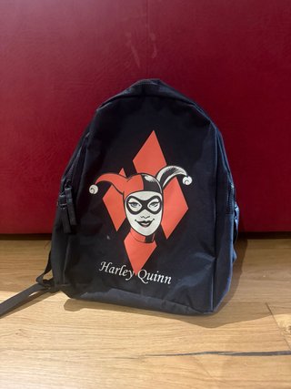 Mochila Harley Quinn Negra y Roja