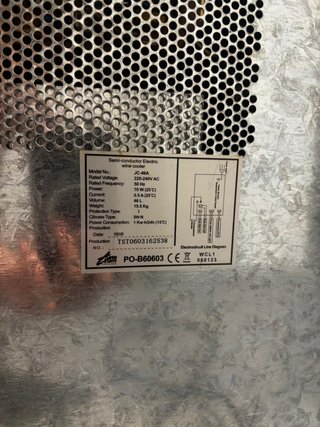 Vinoteca 46 L modelo JC-46A como nueva