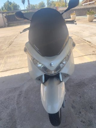 Suzuki Burgman 200 Maxi Scooter