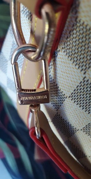 Bolso  Beig/Blanco Asas y bandolera en piel.