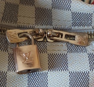Bolso  Beig/Blanco Asas y bandolera en piel.