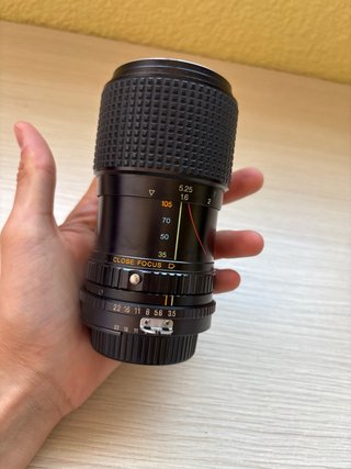 Tokina RMC 35-105mm f/3.5-4.3 Objetivo