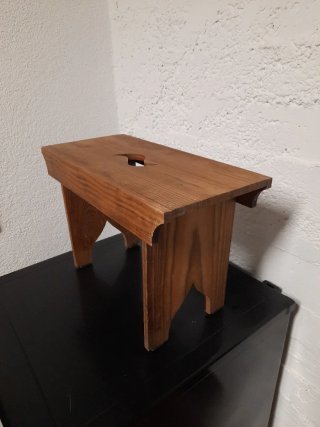 Taburete rústico de madera