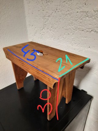 Taburete rústico de madera