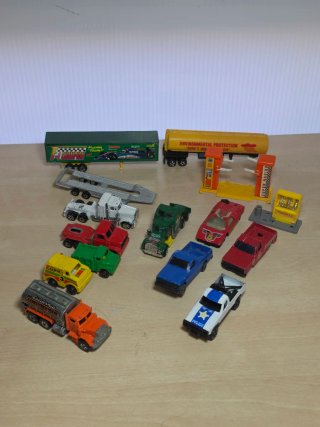 Lote Coches Escala Camiones y Gasolinera