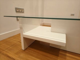 Mesa baja de centro cristal y madera