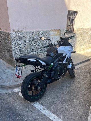 Kawasaki Versys 650 Blanca