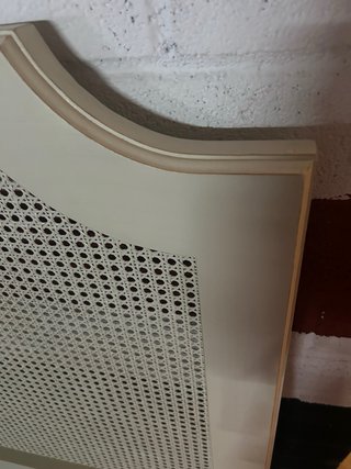 Cabecero de madera y ratán beige
