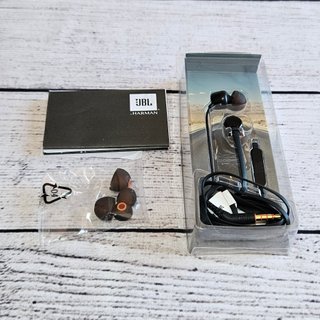 Auriculares JBL TUNE110