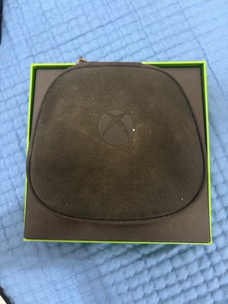 Xbox One S 1TB + Xbox Elite Series 2