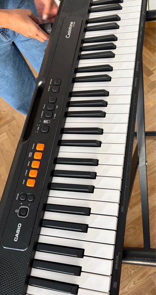 Piano marca casio