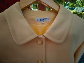 Conjunto americana y falda encaje