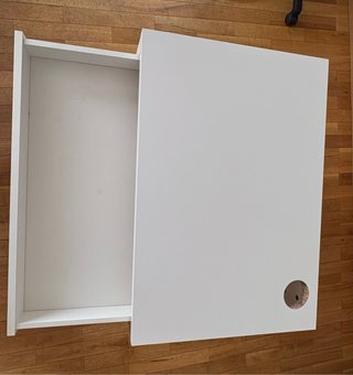Escritorio blanco de madera