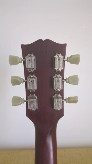 Gibson ES-335 Satin Cherry