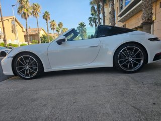 Porsche 911 año 2023 con 36.000KMS